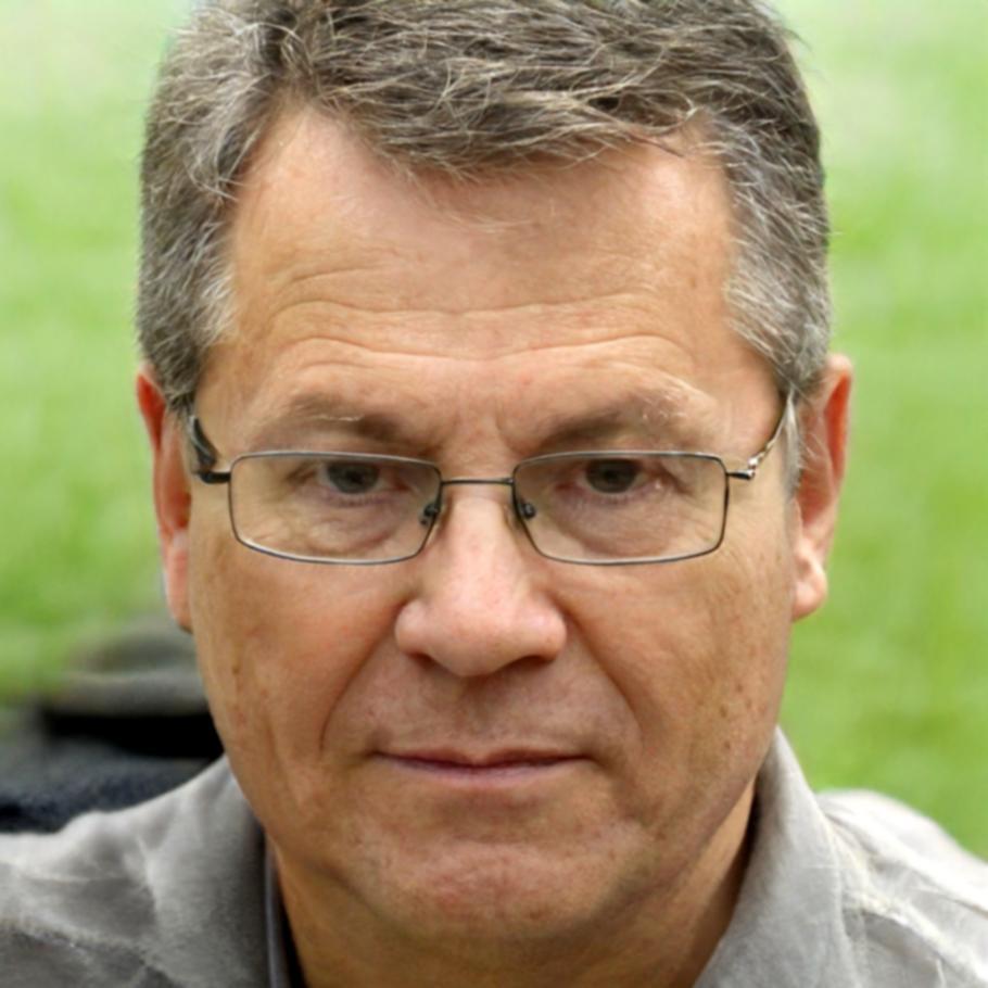 Portrait de Théo Marchand, Directeur Créatif chez talionexmar